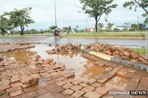 Estragos causados pela chuva permanecem em vários locais da Capital