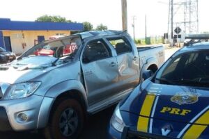 Hilux foi furtada em SP e acidentada na fronteira