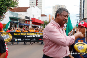 Na Lata: vizinho de gabinete, deputado de MS diz que Bolsonaro 'sempre foi louco'
