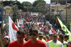 Greve Geral reúne 70 mil pessoas contra reformas no centro da Capital