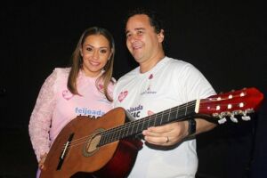 Na Lata: Vereador arremata violão autografado por Luan Santana em leilão beneficente