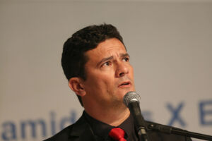 Em mensagem ao STF, Moro defende prisão de Palocci