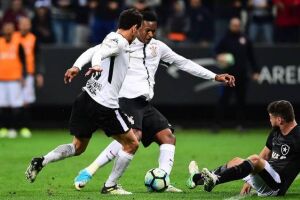 Estrela de Carille brilha, Corinthians vence e abre sete pontos na ponta