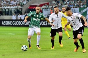 Corinthians vence Palmeiras e se firma ainda mais como favorito ao título