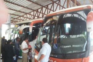 Ônibus ficaram impossibilitados de sair da Rodoviária de Miranda