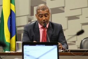 CBF tenta impedir publicação de dados sigilosos em livro de Romário; Justiça nega