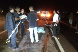 Homem morre após cair de motocicleta e ser atropelado por carreta
