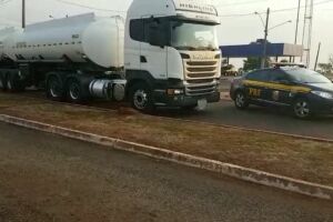 Vídeo: motorista é flagrado com mais de 6,5 toneladas de maconha em caminhão