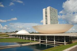 Brasília: semana no Congresso tem reforma política, Refis e votação da meta fiscal