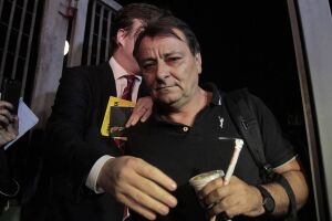 Advogado pede liberdade de Battisti, indiciado pela PF por evasão de divisas