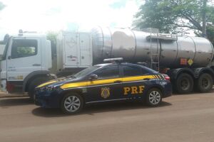 PRF apreende carreta transportando 16 toneladas de produto perigoso sem autorização ambiental