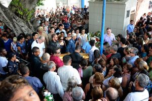 Comoção e tristeza marcam sepultamento de Ruiter Cunha