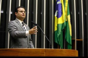 Fábio se posiciona contra reforma da Previdência, mas Marun retorna para votar projeto