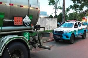 PMA apreende caminhão com 10 toneladas de formol transportadas de forma ilegal
