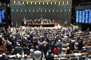 Câmara vota antes do recesso projeto para regulamentar lobby