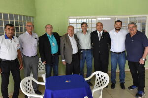 Pedro Chaves visita Seleta e se compromete a buscar recursos para o apoio da instituição