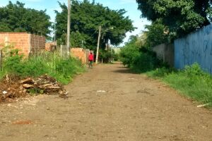 Falta de iluminação colabora com bandidos no bairro Tarumã