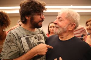 Em caravana com Lula, ex-BBB foca em vaga na Câmara Federal