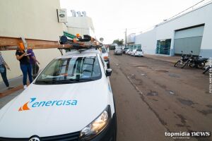Bairros ficam horas sem energia elétrica após ventania em Campo Grande