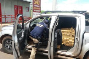 PRF apreende maconha em veículo roubado no Estado de Minas Gerais