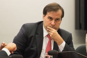 Rodrigo Maia diz que trabalha para votar reforma da Previdência em fevereiro