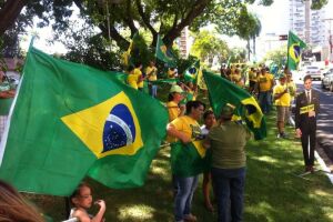 Grupo vai pedir condenação de Lula no TRF-4