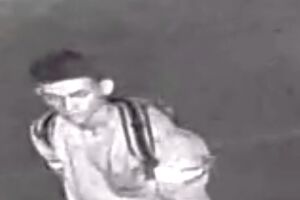 Vídeo: Bandido quebra porta de vidro e rouba dinheiro de sorveteria