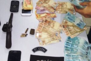 Dupla que roubou R$ 12 mil de mulher em banco é presa pela PM