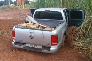 Amarok tinha avarias e foi abandonada com maconha