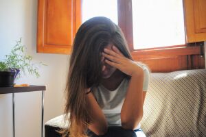 Casos de abuso com uso do 'boa noite cinderela' são alerta a jovens mulheres em MS