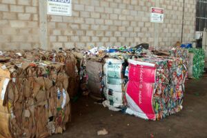 Coleta seletiva em Campo Grande recolhe lixo de 430 mil pessoas, mas só 1,5% é aproveitado