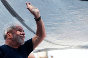 Julgamento sobre prisão de Lula será iniciado no dia 4 de maio