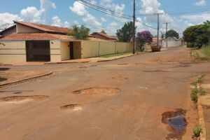 Guanandi está entre os bairros mais afetados pelos buracos em vias públicas