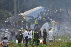 Três sobrevivem em acidente de avião com 113 passageiros em Cuba