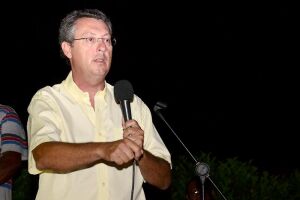 Na Lata: prefeito é convidado a falar para caminhoneiros em greve, é vaiado e sai de fininho