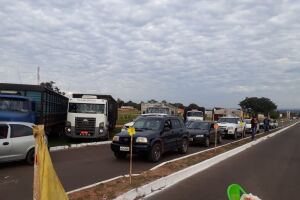 Justiça determina que caminhoneiros destranquem rodovias em MS