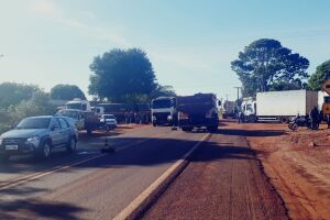 Repórter Top: caminhoneiros 'quebram' orientação e bloqueiam rodovia em MS