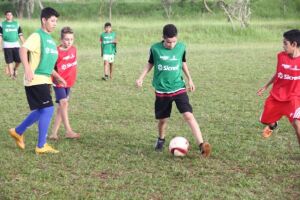 Jovens da Escola Pública de Futebol receberão treinamento especializado na Capital