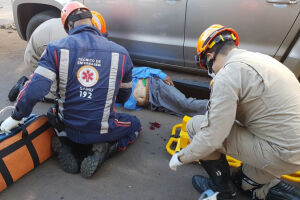 Motorista de caminhão atropela idoso e foge sem prestar socorro à vítima