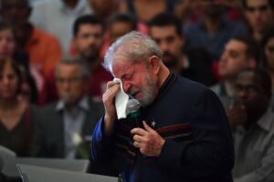 Gilmar Mendes vota contra liberdade de Lula