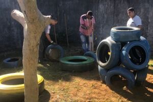 Parceria entre Semed e Agepen entrega quinto parquinho de pneus nesta quarta-feira