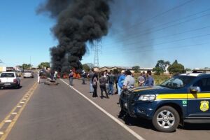 Houve queima de pneus em protesto de caminhoneiros