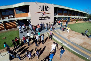 UEMS abre concurso com dez vagas para professores; salários podem chegar a R$ 8,6 mil