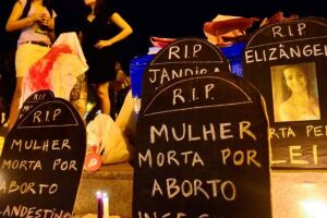 Câmara argentina aprova projeto que descriminaliza o aborto