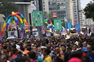 Parada Gay atraiu 2 milhões na Paulista neste domingo