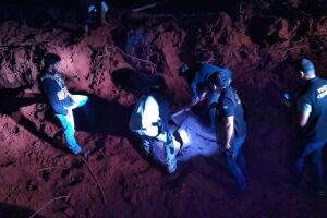 Idoso &eacute; preso por matar e enterrar homem no quintal de casa