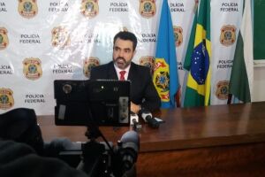 O superintendente da PF, Luciano Flores Lima