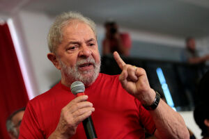 Lula lidera pesquisa, caso saia a candidato