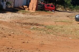 Cansados das ruas sem asfalto, moradores apelidam bairro de Rita Poeira