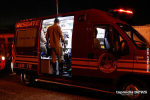 Homem tenta separar briga de casal e é ferido com golpe de tesoura